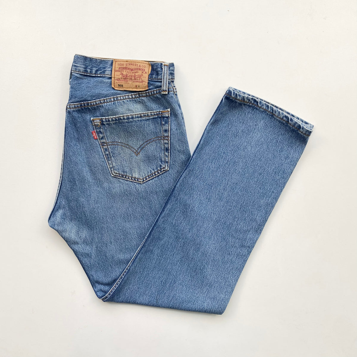 Levi's 501 W36 L32 – Red Cactus Vintage