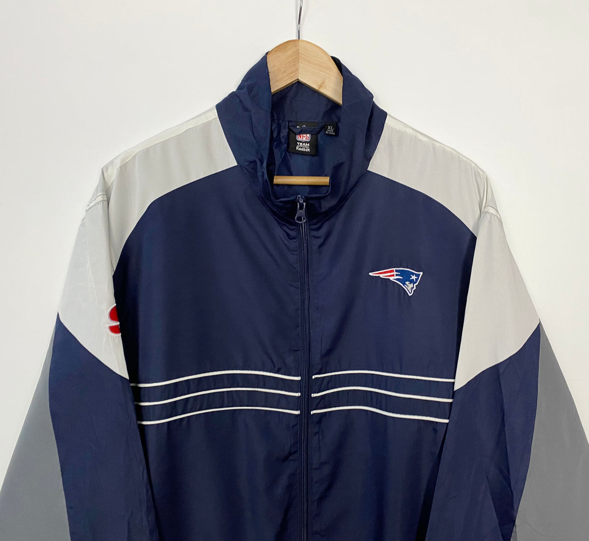 1990's NEW ENGLAND PATRIOTS REEBOK HOODED RAIN COAT XL - Classic American  Sports