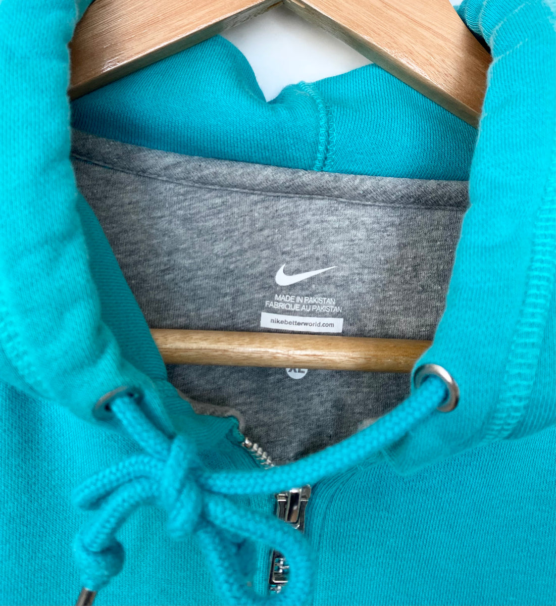 Turquoise on sale nike sweater