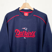 Load image into Gallery viewer, NFL New England Patriots Sweatshirt (L)