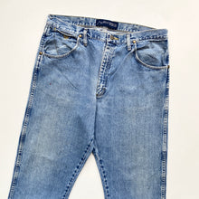 Load image into Gallery viewer, Wrangler Jeans W36 L32