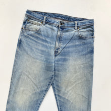 Load image into Gallery viewer, Wrangler Jeans W38 L34