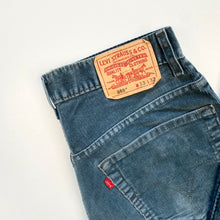 Load image into Gallery viewer, Levi’s 559 Cords W33 L28