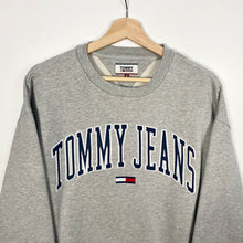 Load image into Gallery viewer, Tommy Hilfiger Sweatshirt (S)