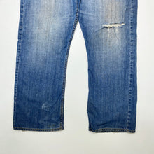 Load image into Gallery viewer, Wrangler Jeans W34 L30