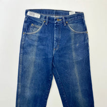 Load image into Gallery viewer, Wrangler Jeans W30 L32