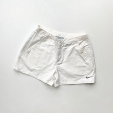 Load image into Gallery viewer, 00s Nike Shorts W26