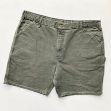 Load image into Gallery viewer, Carhartt Carpenter Shorts W40