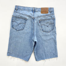 Load image into Gallery viewer, 90s Levi’s 505 Shorts W36