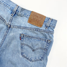 Load image into Gallery viewer, 90s Levi’s 505 Shorts W36