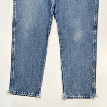 Load image into Gallery viewer, Wrangler Jeans W36 L32