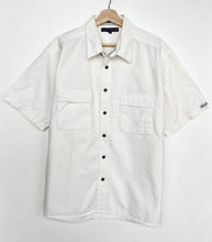 Load image into Gallery viewer, 90s Tommy Hilfiger Short Shirt (XL)