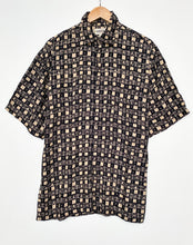 Load image into Gallery viewer, Crazy Print Shirt (L)