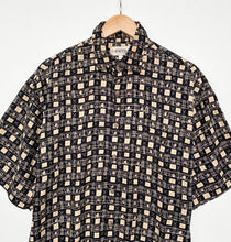 Load image into Gallery viewer, Crazy Print Shirt (L)