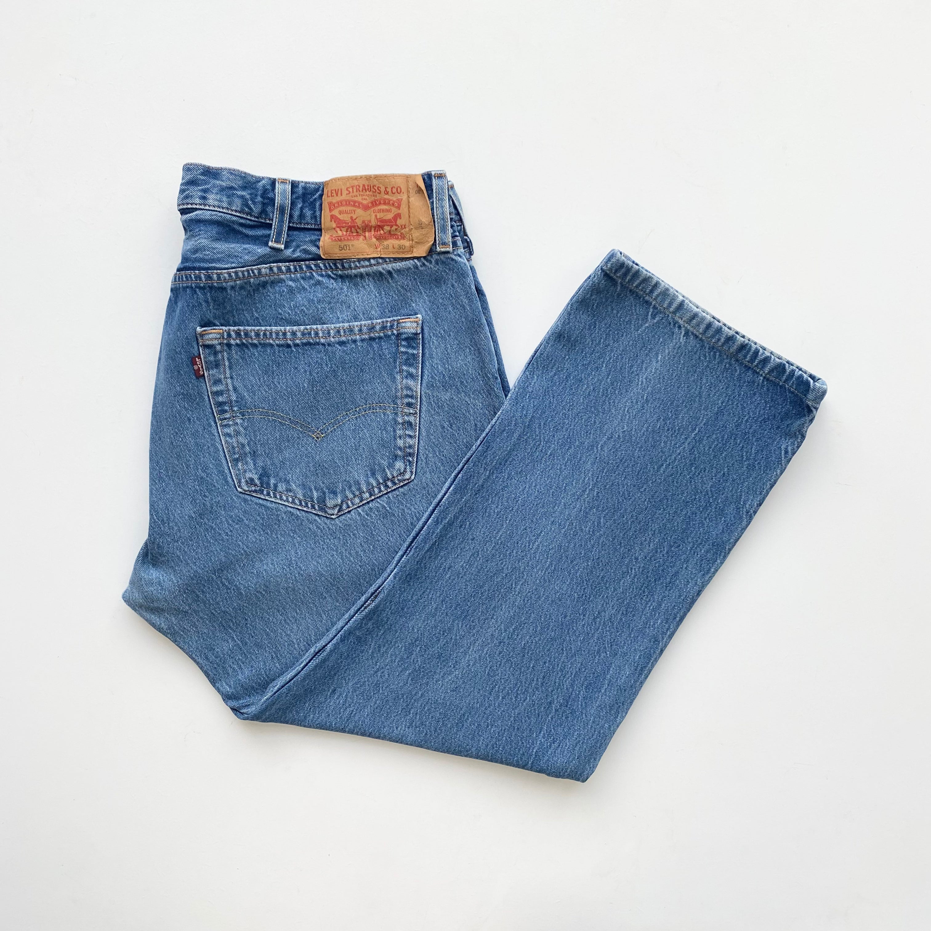 Levi's 501 W32 L28 – Red Cactus Vintage