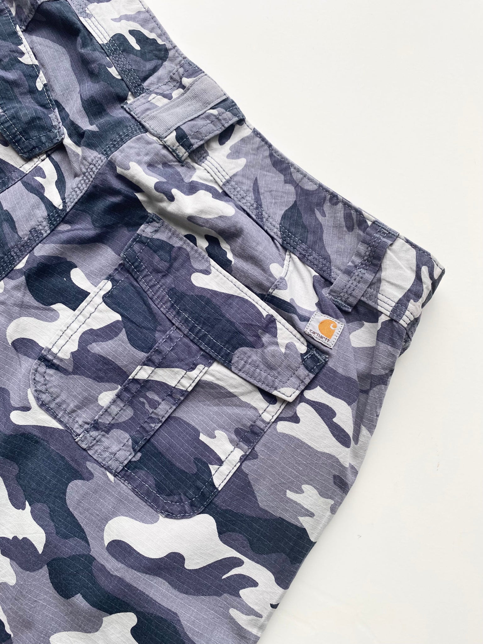 Carhartt on sale camo shorts