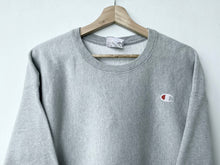 Load image into Gallery viewer, Champion sweatshirt (L)