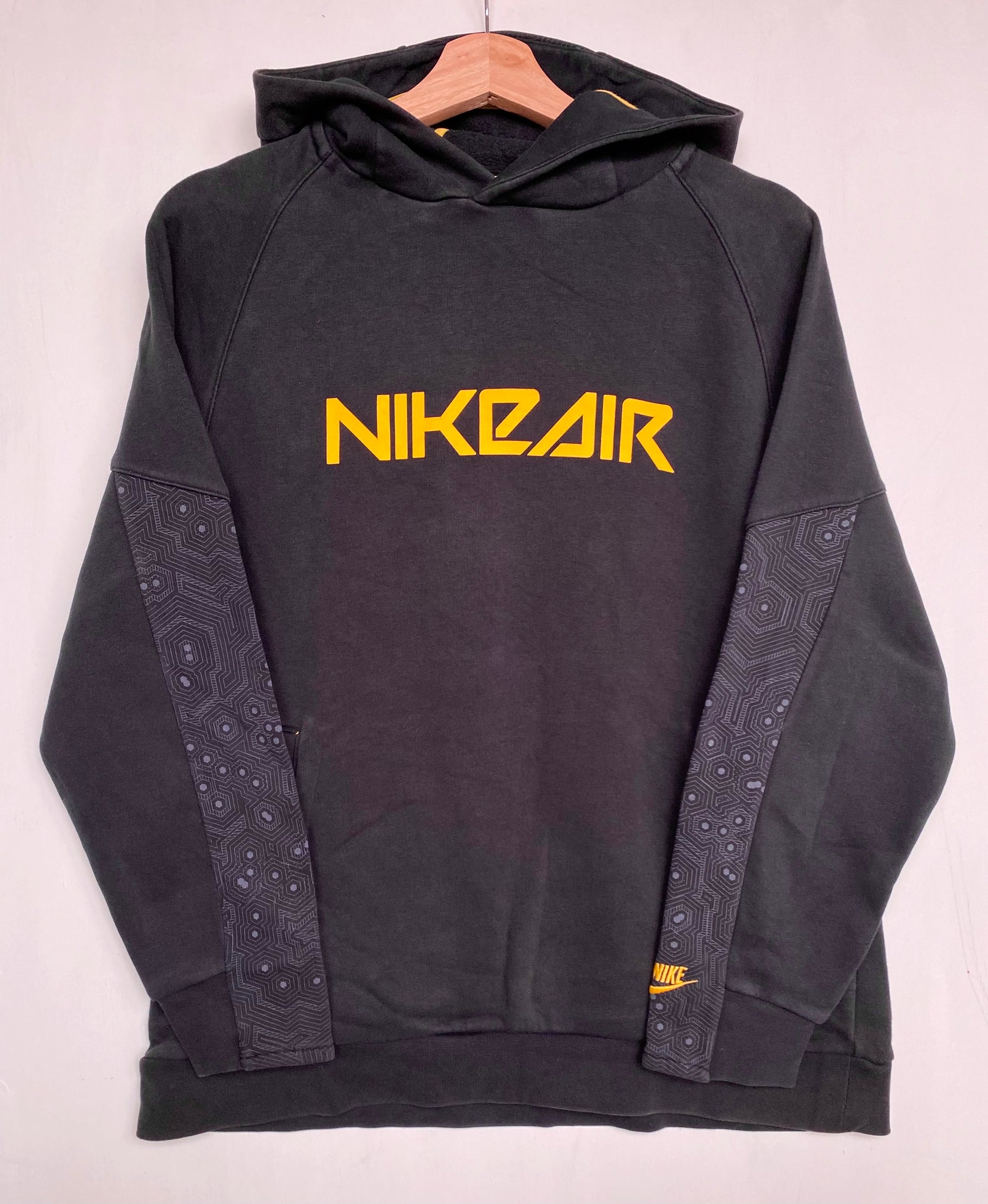 Nike air black on sale and gold hoodie