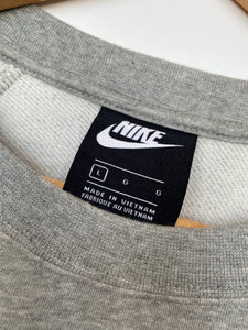 Nike sweatshirt (L)