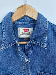 Levi’s denim shirt (L)