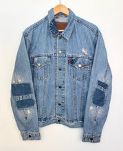 Load image into Gallery viewer, Levi’s Denim Jacket (L)