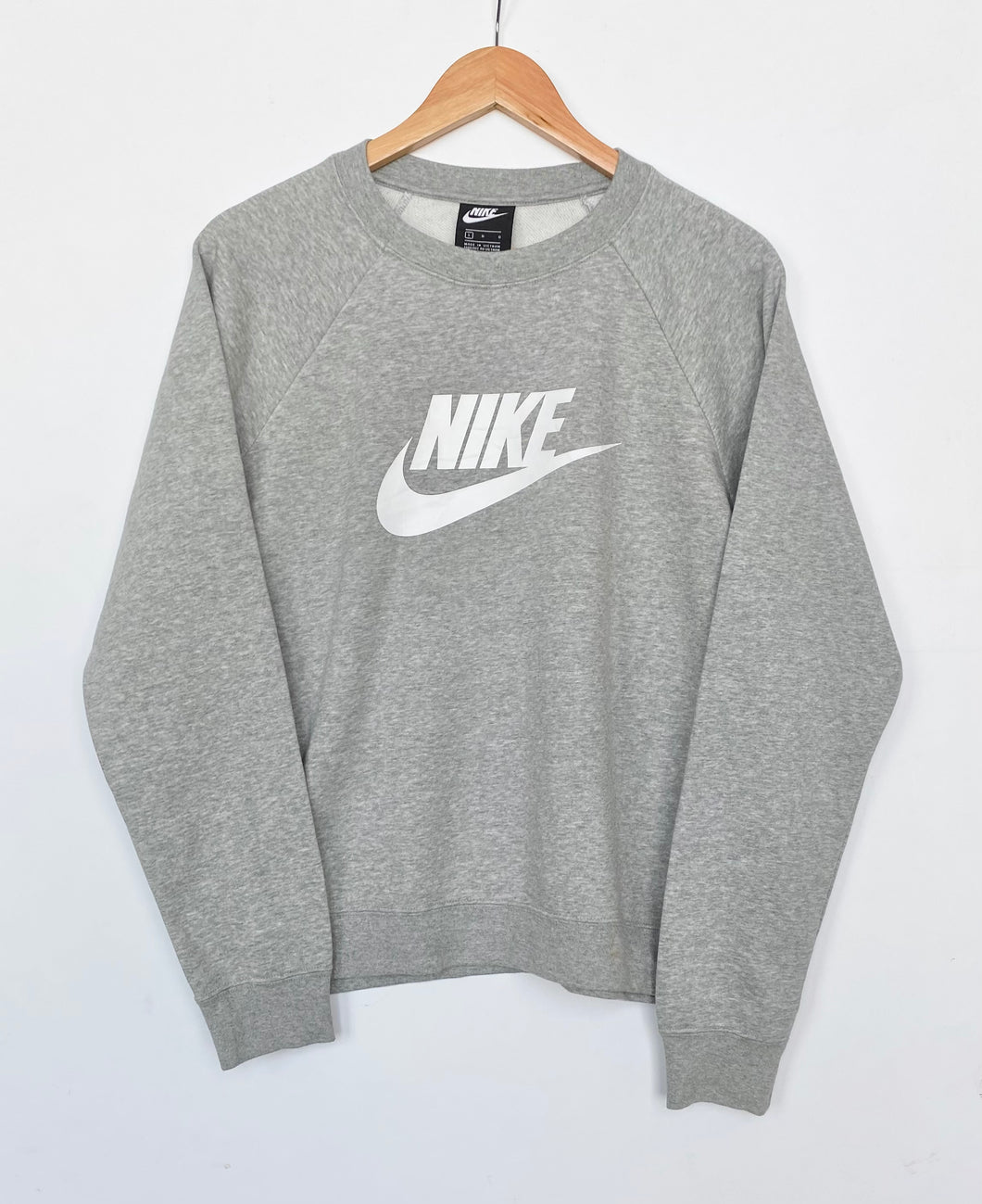 Nike sweatshirt (L)